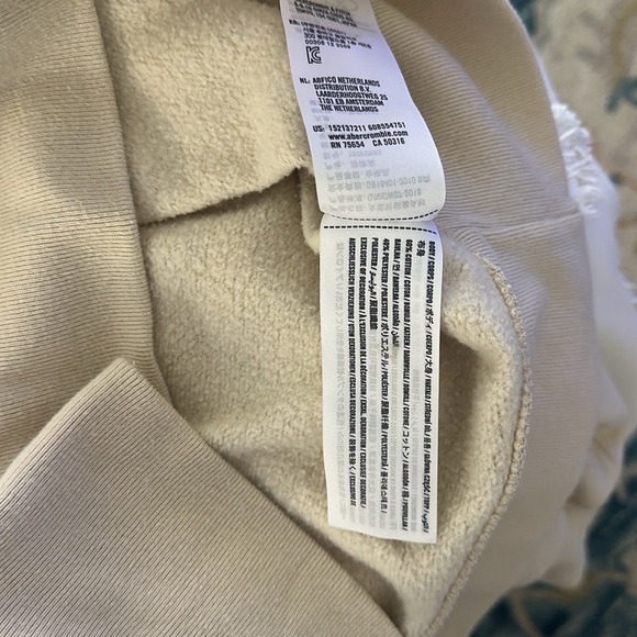 Abercrombie and fitch buttercream mock neck sweatshirt medium - Picture 4 of 4